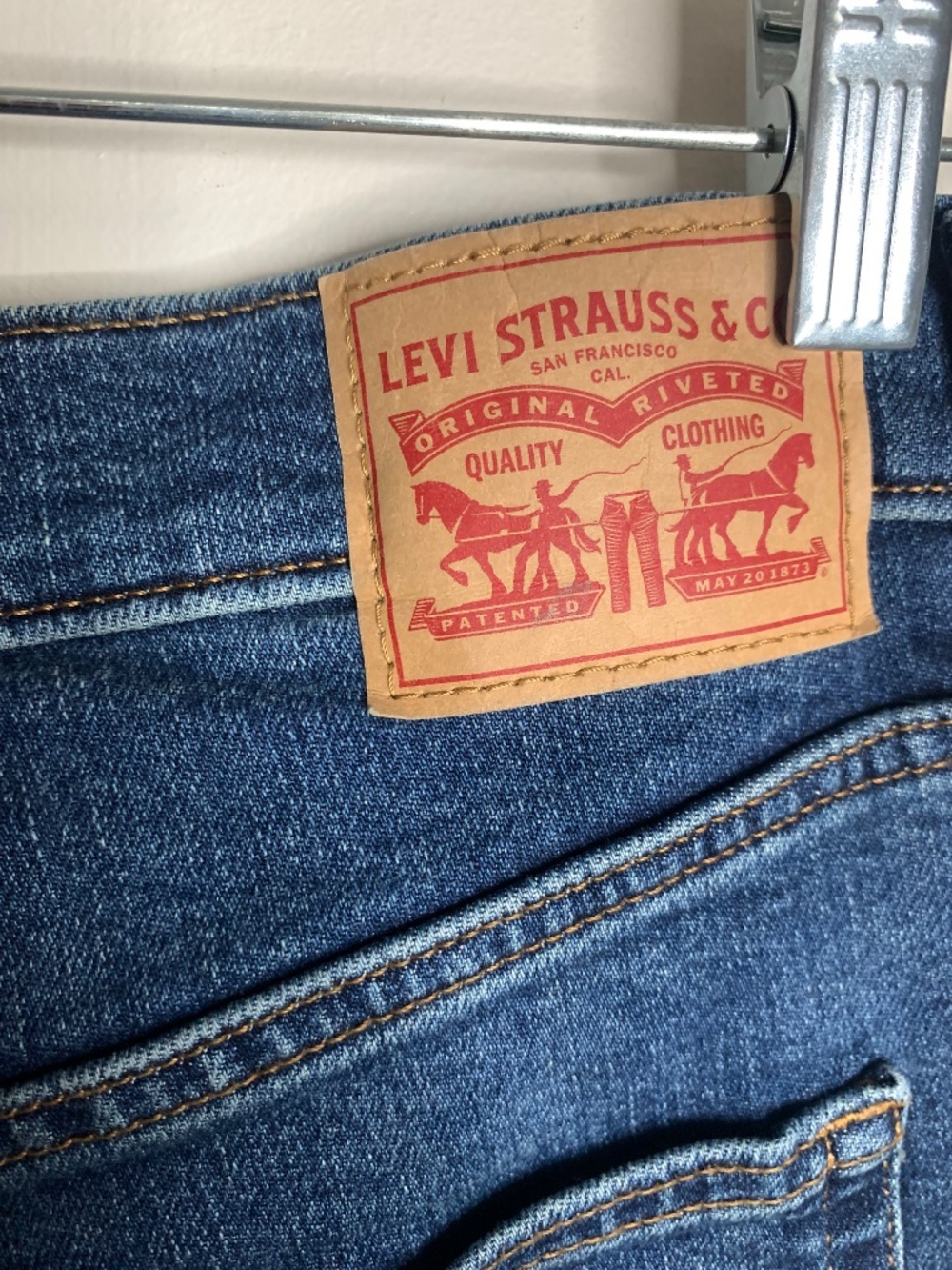 Levi's High Waisted Mom Jeans 31 - Picture 12 of 14